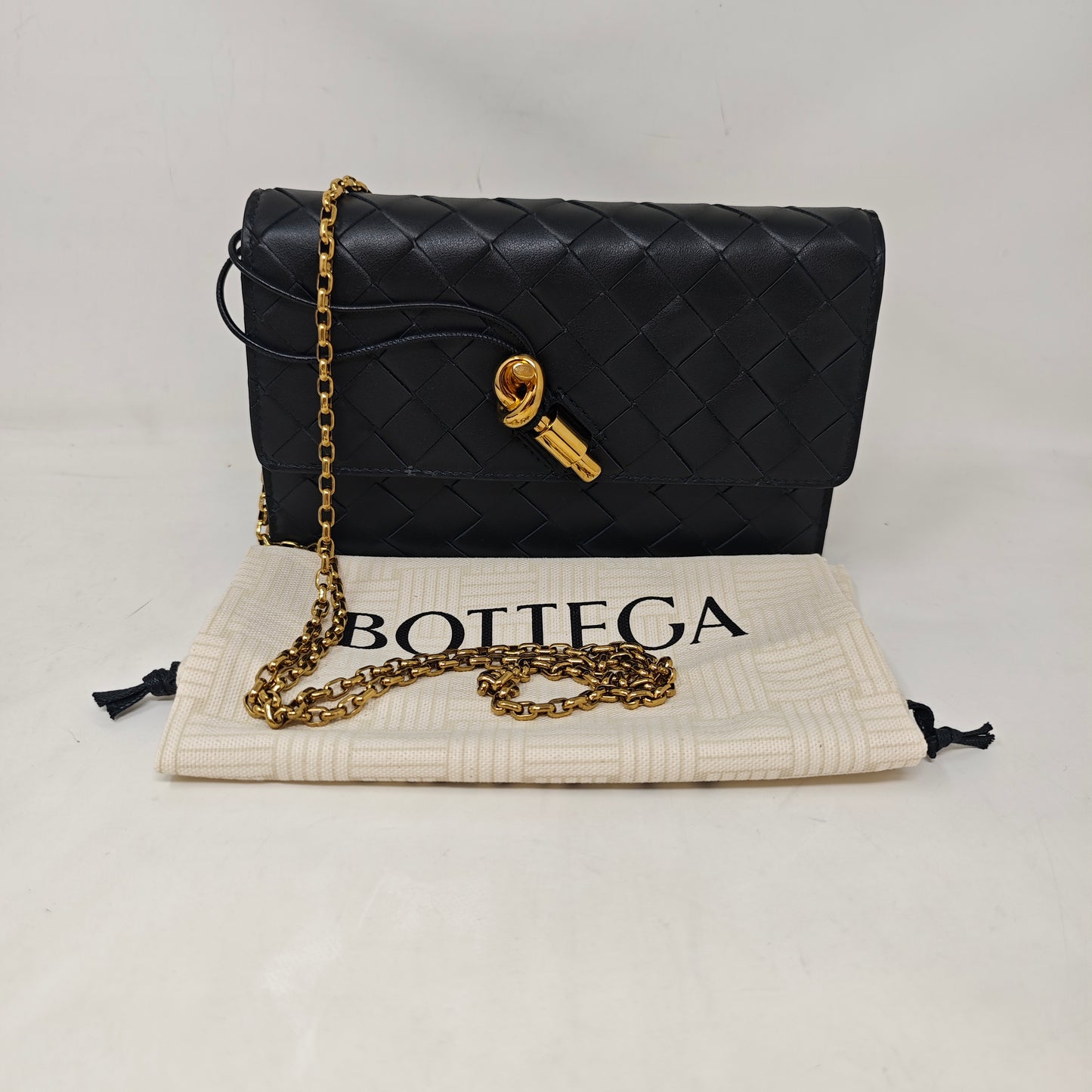 Bottega Veneta Andiamo Clutch con Catema