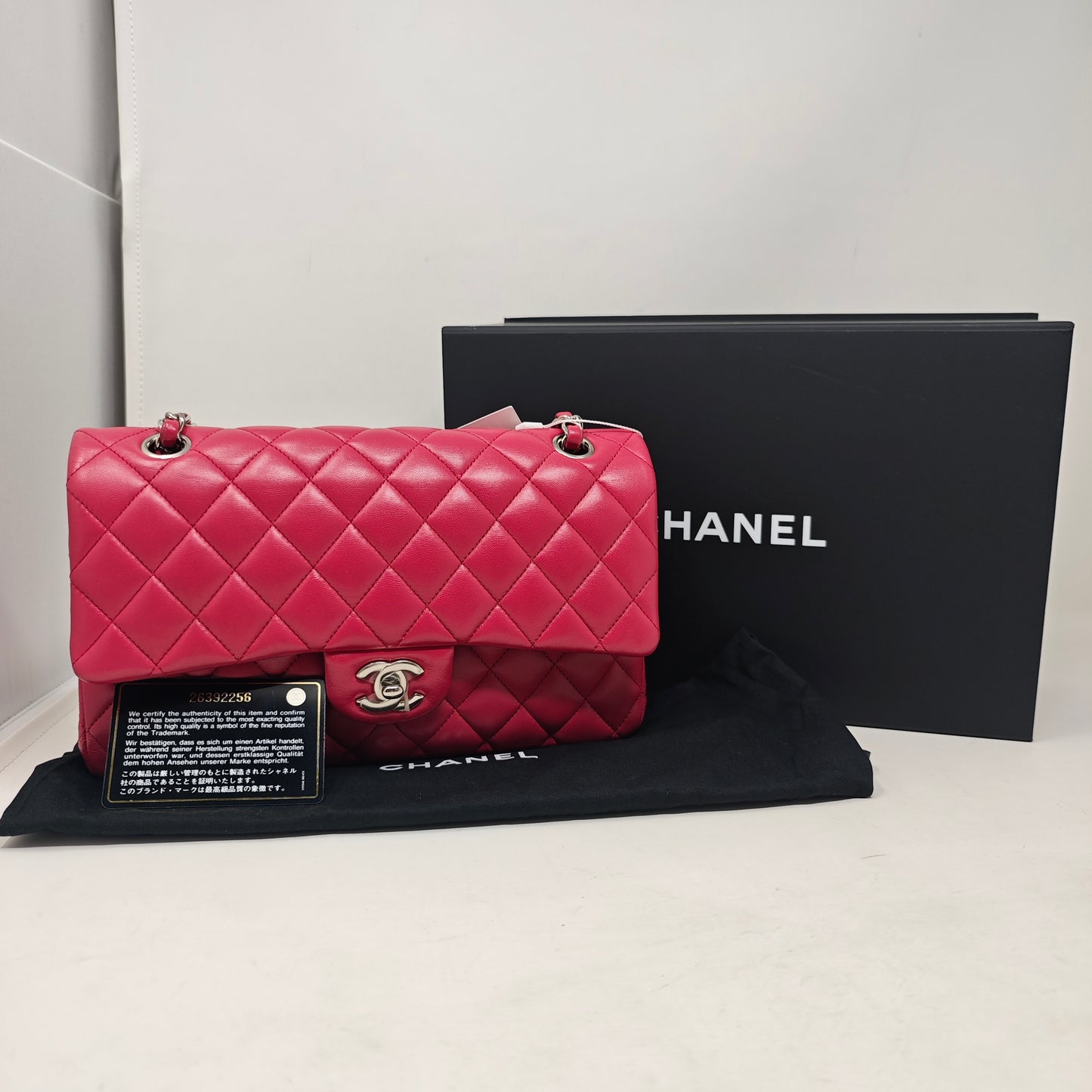 CHANEL CLASSIC MEDIUM LAMBSKIN DOUBLE FLAP