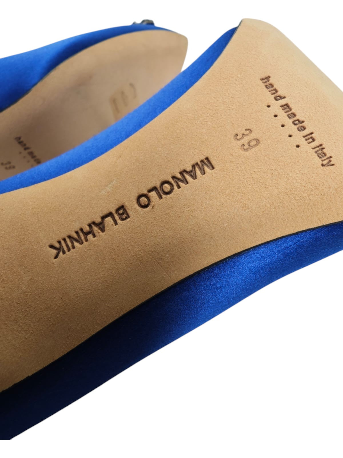 Manolo Blahnik Hangisi