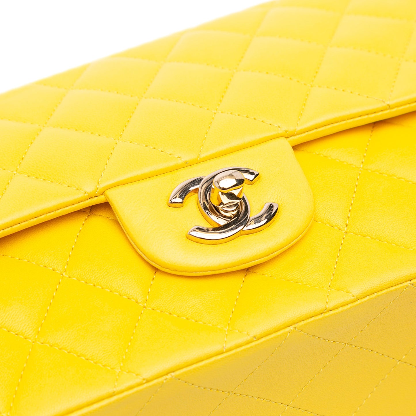 CHANEL MEDIUM CLASSIC LAMBSKIN DOUBLE FLAP
