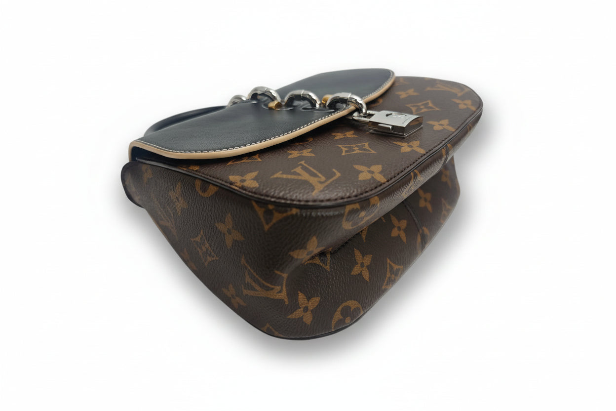 Louis Vuitton Chain It