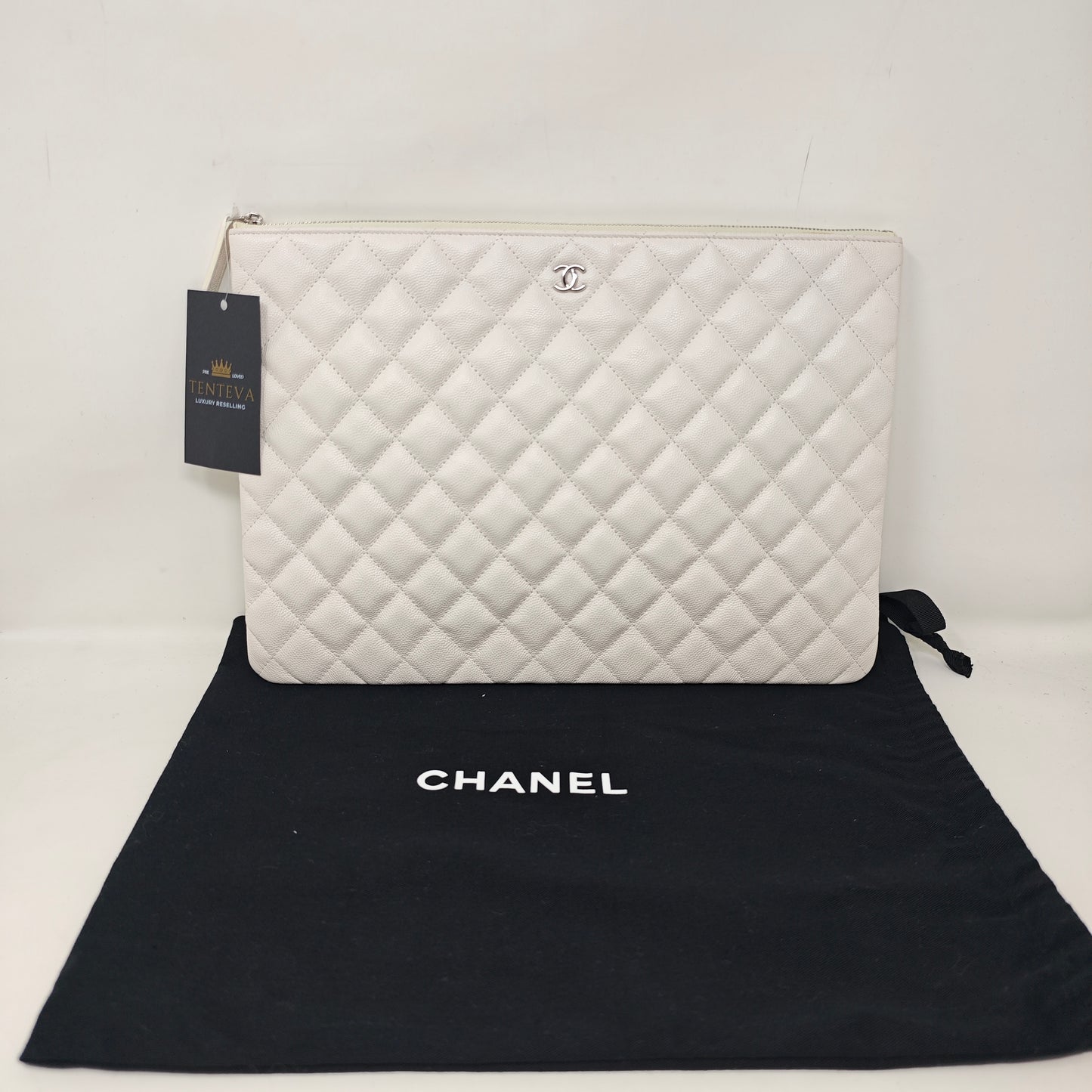 Chanel Maxi Pochette
