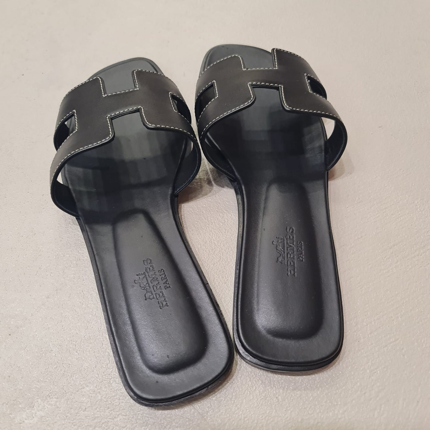 Hermes Oran 40 Black