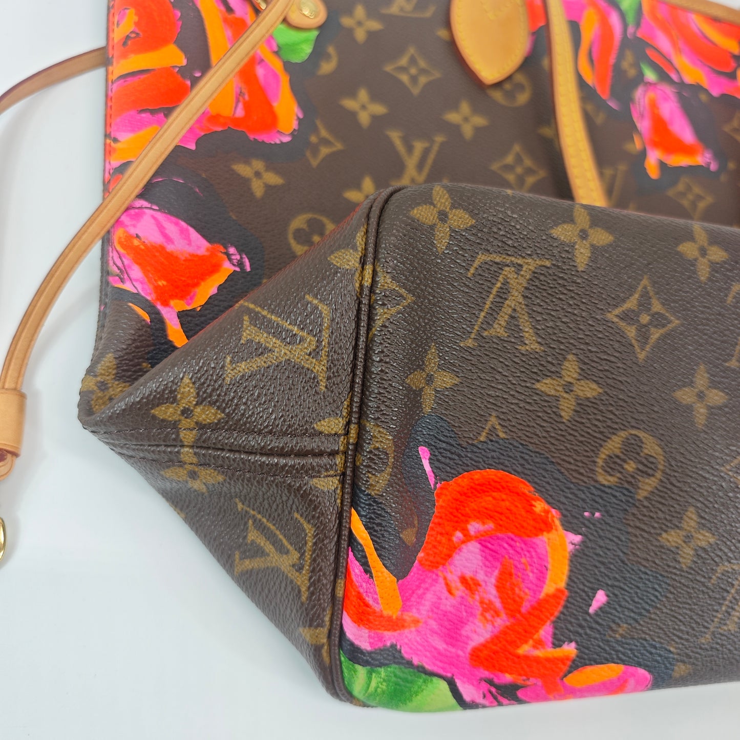 Louis Vuitton Neverfull Roses MM