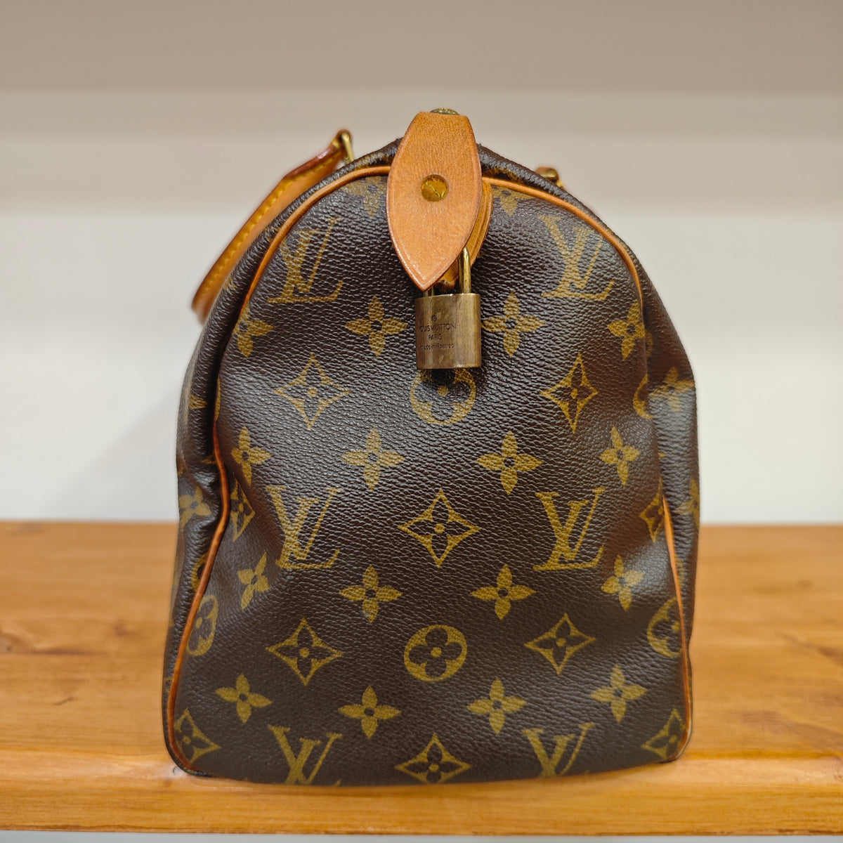 Louis Vuitton Speedy 30