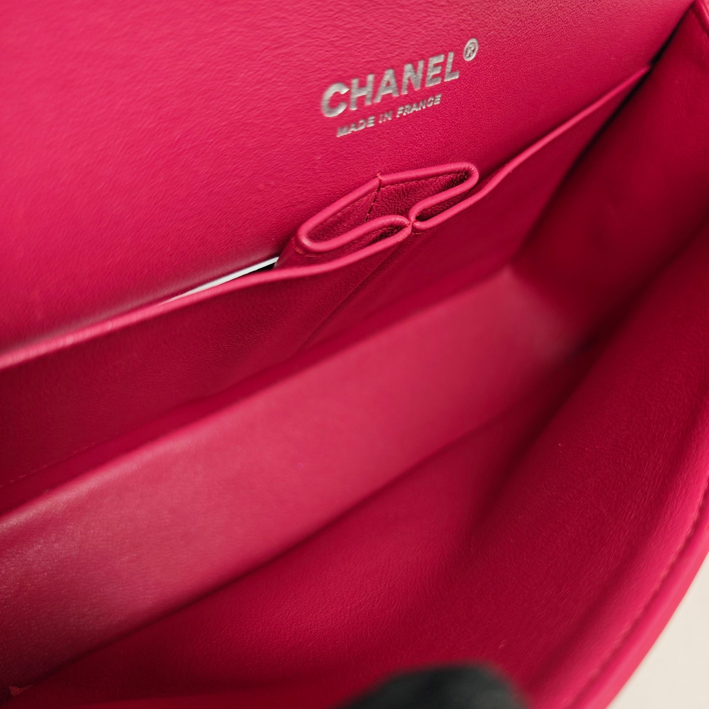 CHANEL CLASSIC MEDIUM LAMBSKIN DOUBLE FLAP
