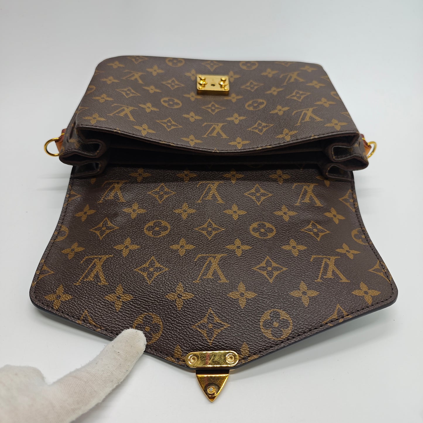 Louis Vuitton Metis