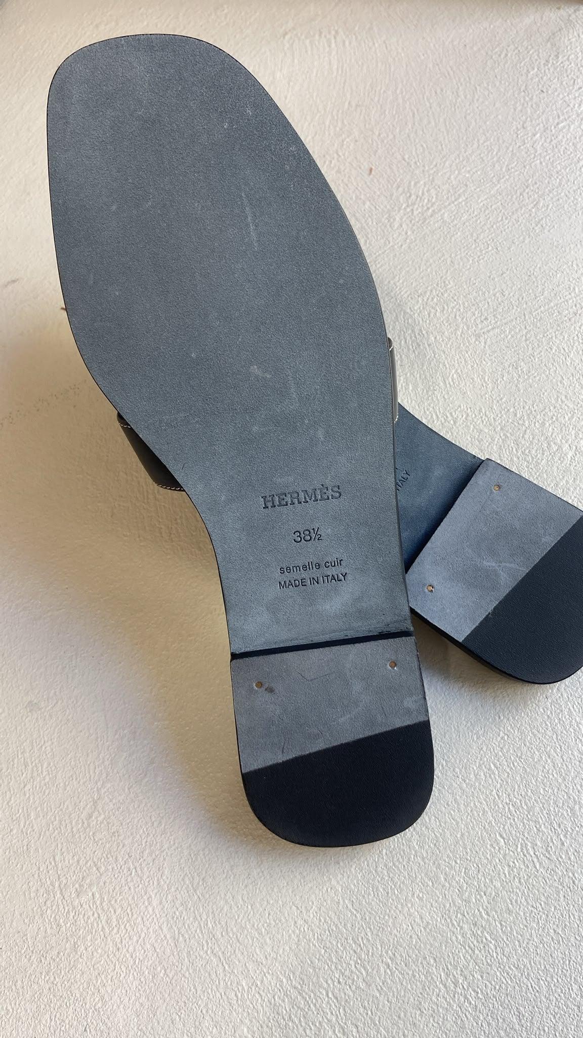 Hermes Oran Nere 38.5