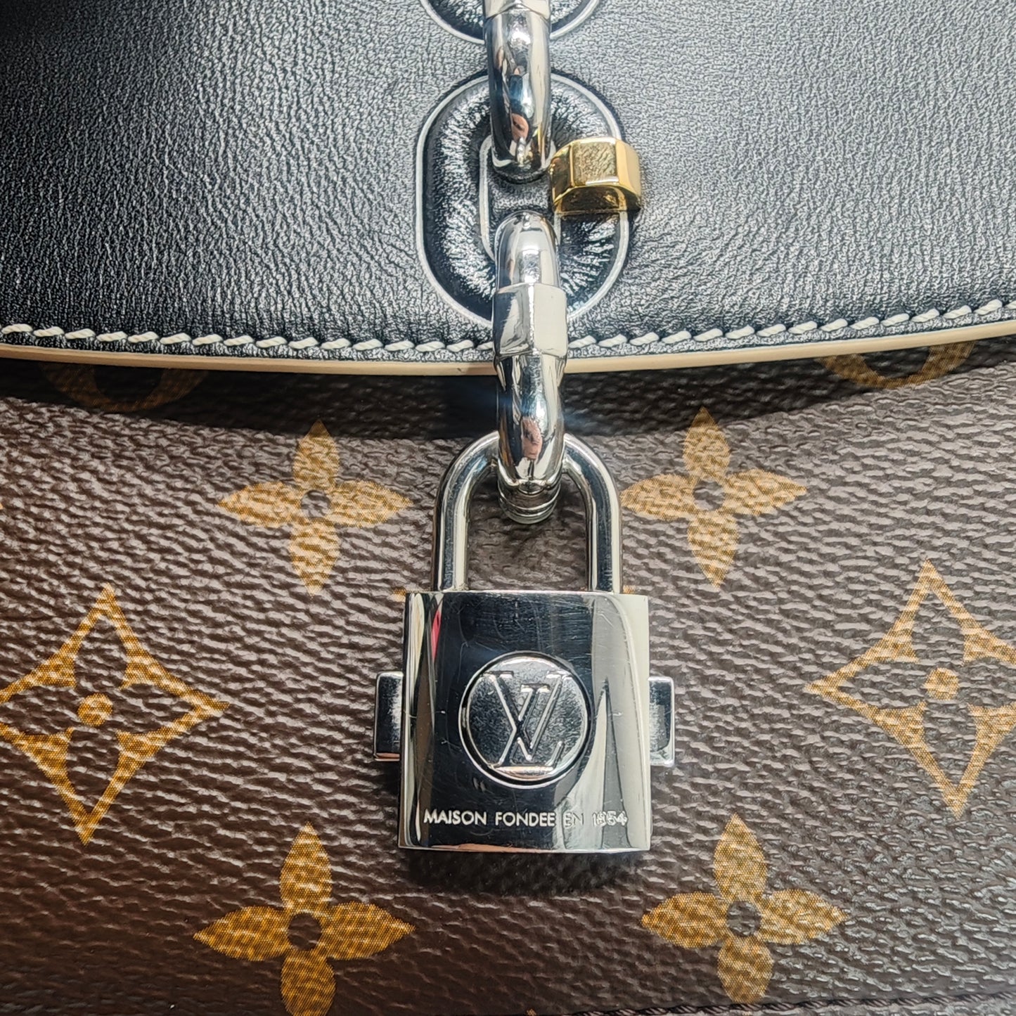 Louis Vuitton Chain It