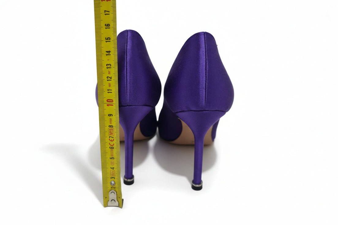 Manolo Blahnik Hangisi