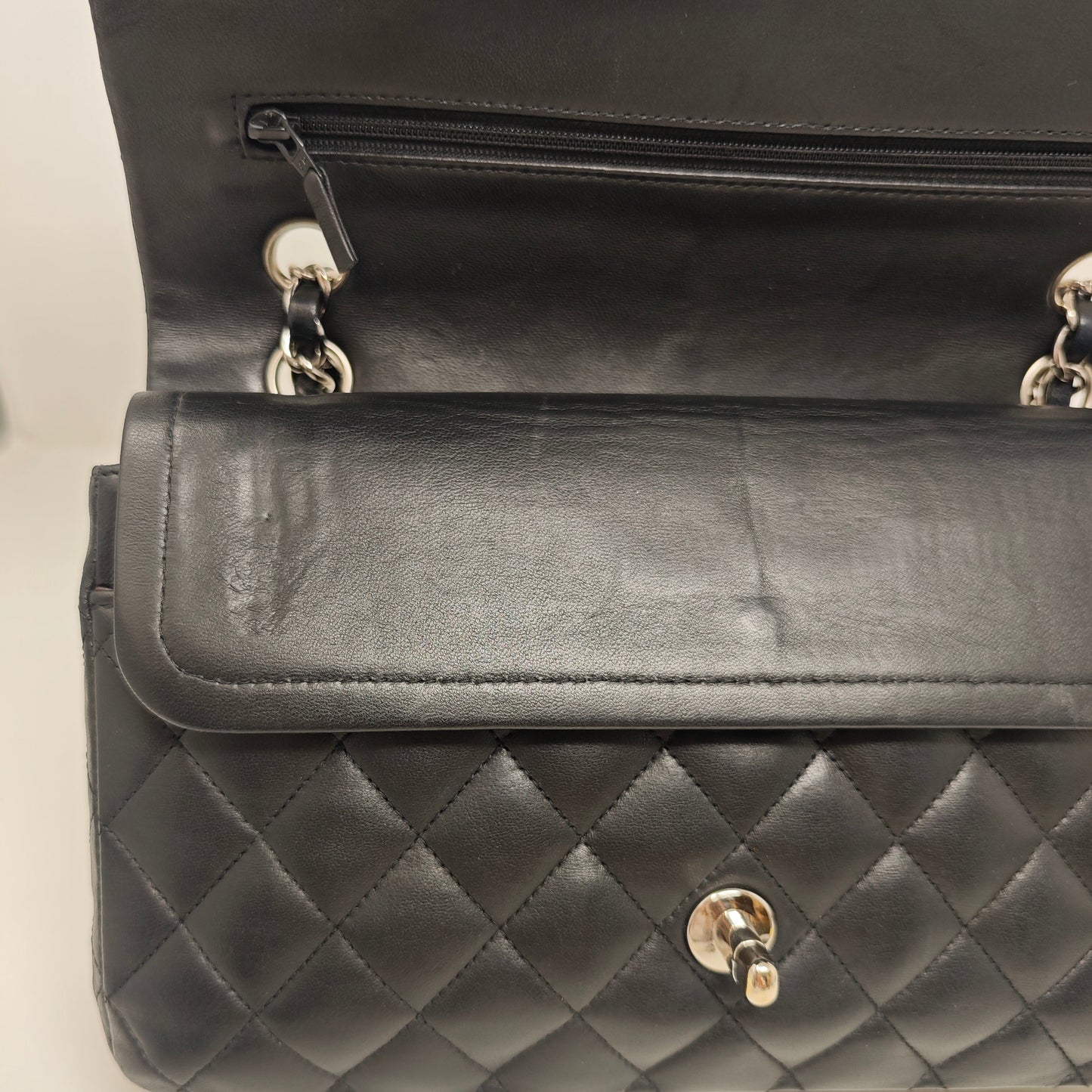 CHANEL CLASSIC MEDIUM LAMBSKIN DOUBLE FLAP